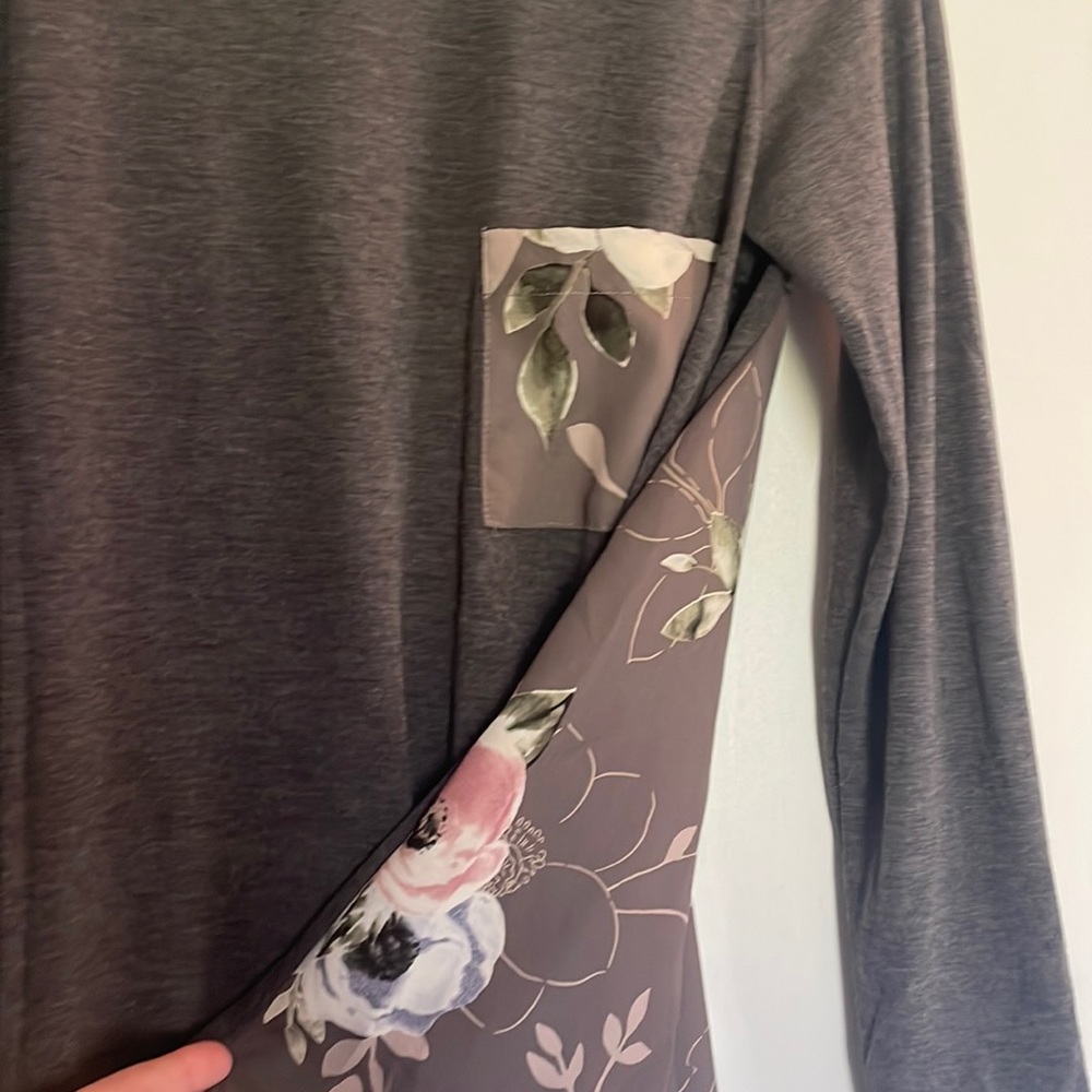Egy high low hem floral print top